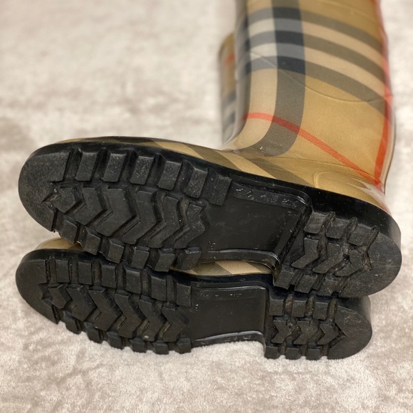 Authentic Burberry Rain Boots! - Picture 4 of 5